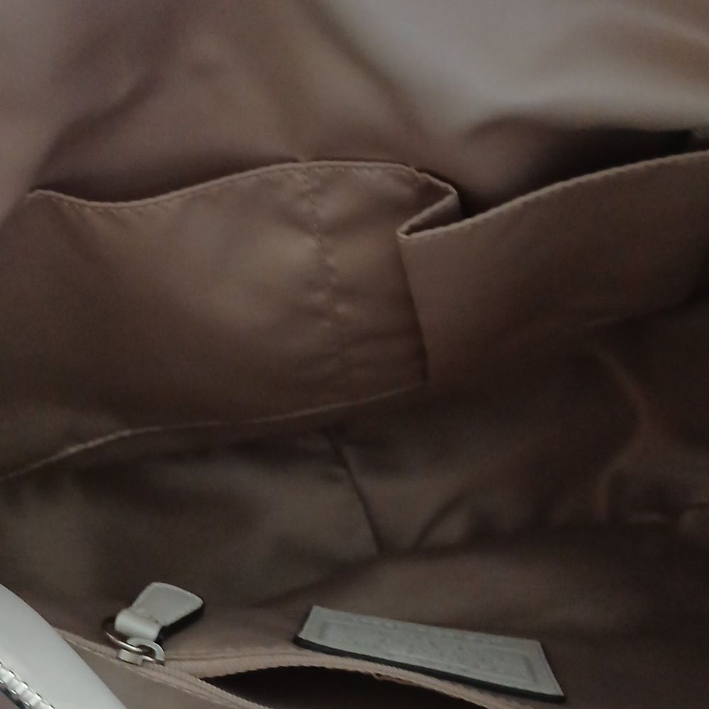 Coach   - Picture 8 of 9